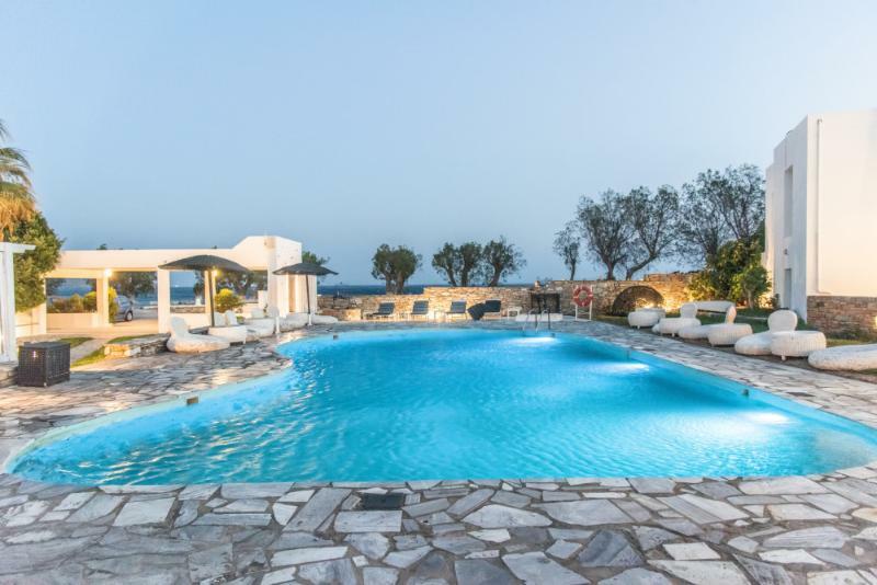 Aeolos Bay Hotel Tinos Exterior photo